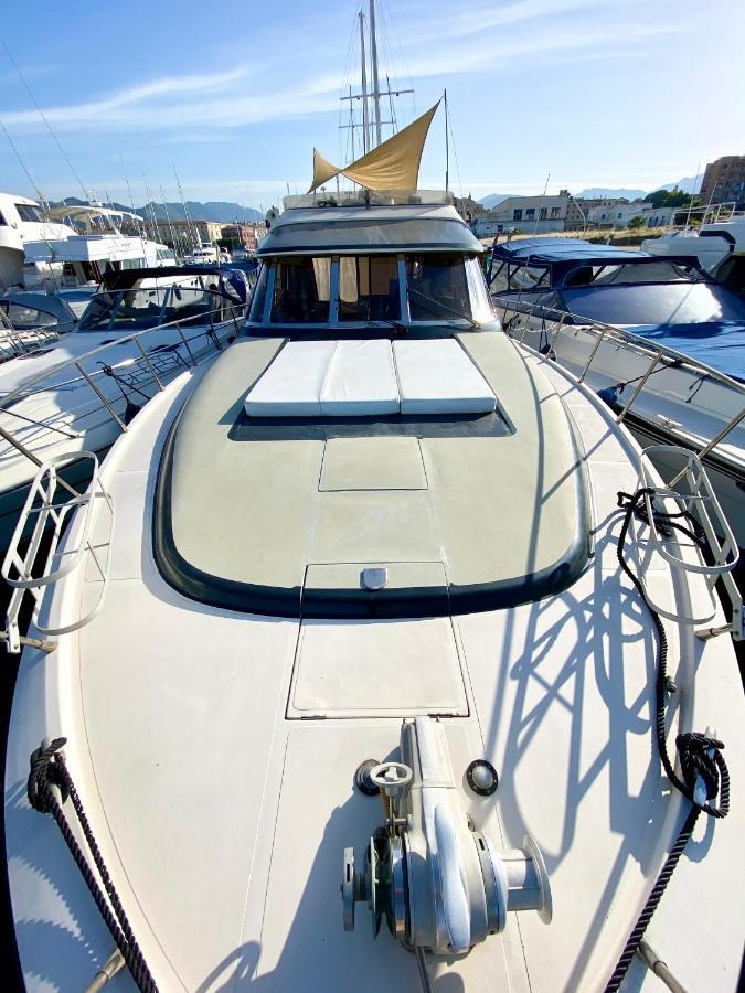 Panaby Houseboat Hotel Палермо Екстериор снимка