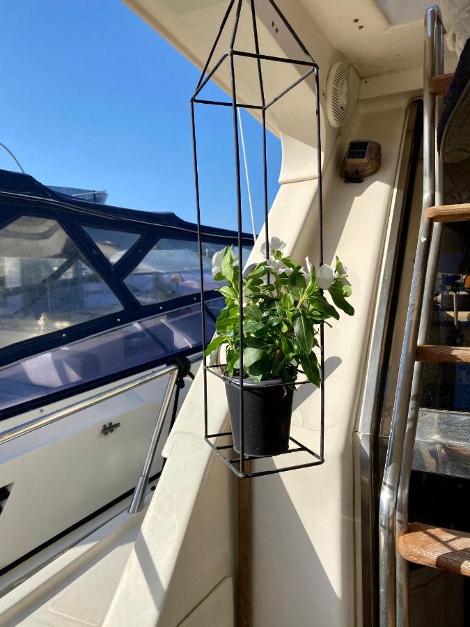 Panaby Houseboat Hotel Палермо Екстериор снимка
