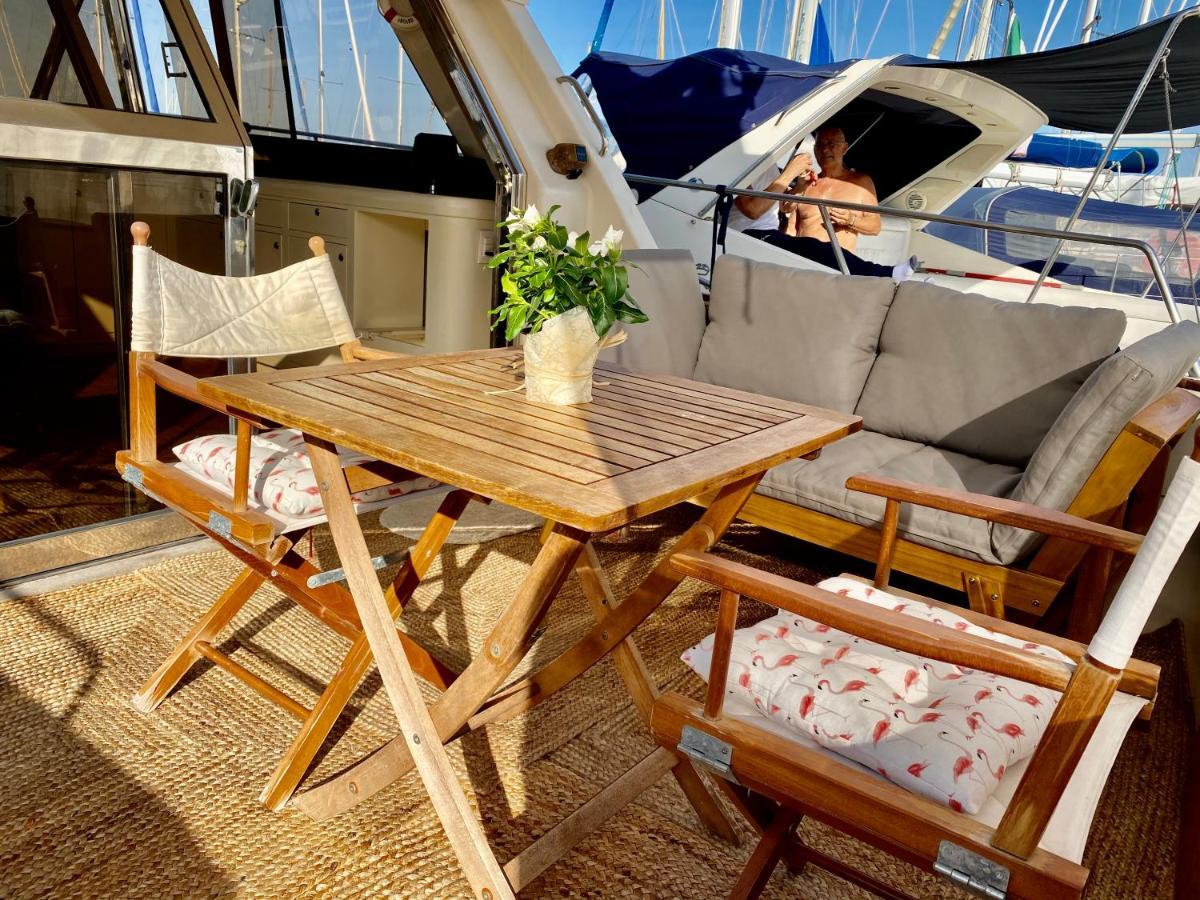 Panaby Houseboat Hotel Палермо Екстериор снимка