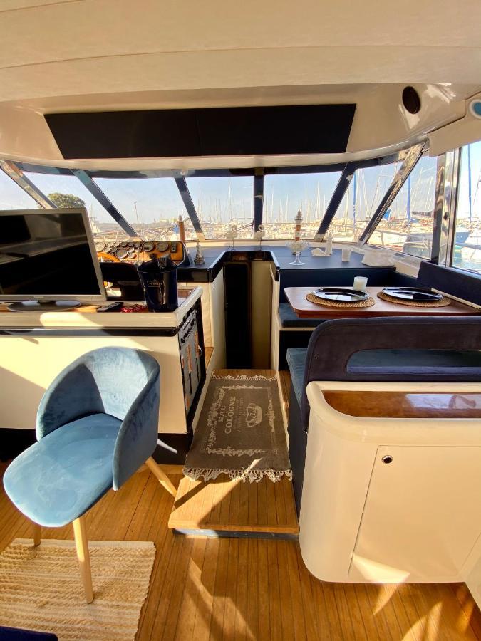 Panaby Houseboat Hotel Палермо Екстериор снимка